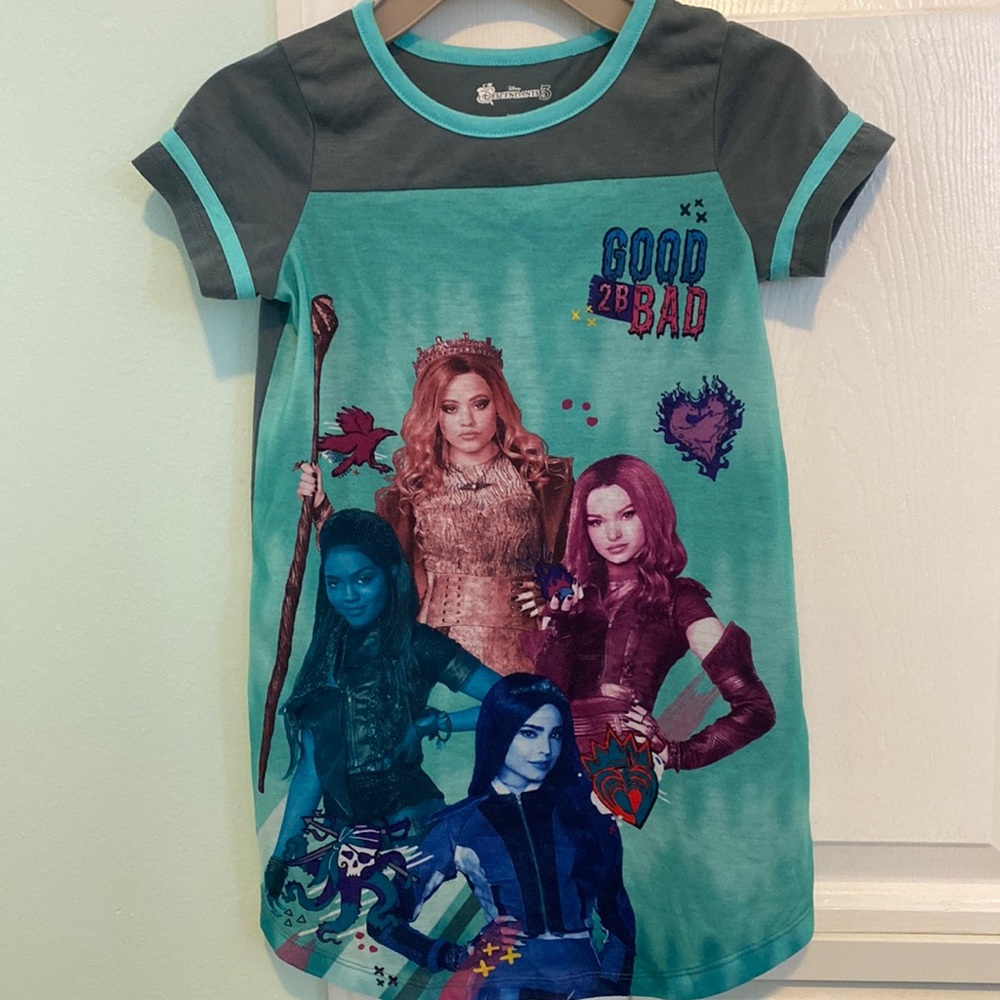 Descendants nightgown